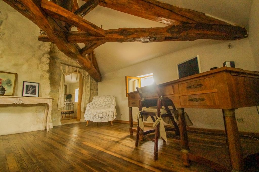 Chambres D'Hotes Domaine De La Rose Des Vents Castelnau-sur-lʼAuvignon Rum bild