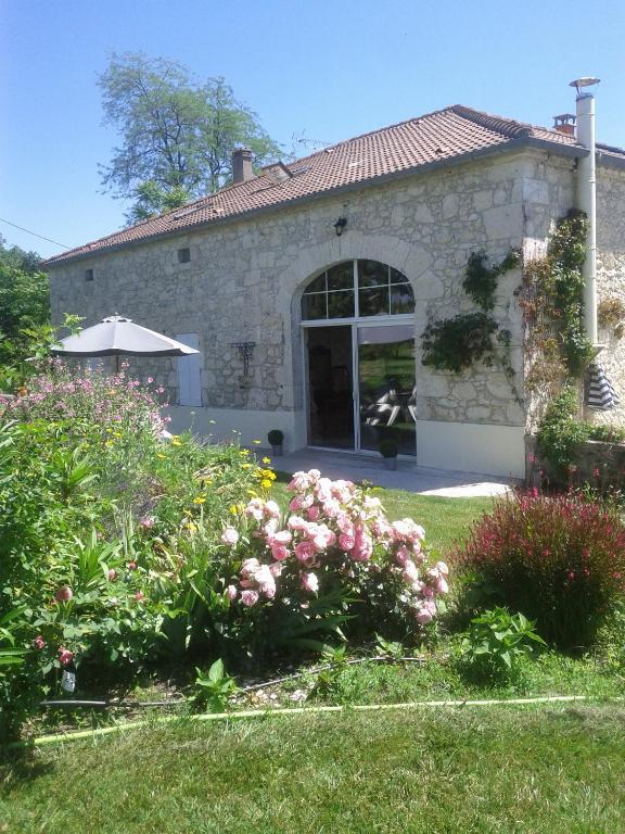 Chambres D'Hotes Domaine De La Rose Des Vents Castelnau-sur-lʼAuvignon Rum bild